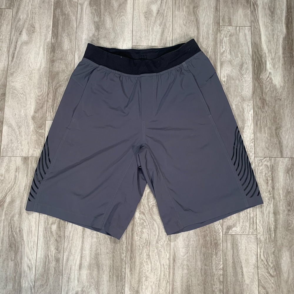 Lululemon Shorts Mens Medium Gray Running Yoga Workout Gym Athletic